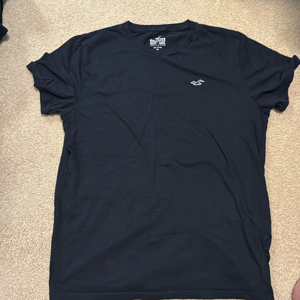 Hollister Must Have Collection tee shirt black with white logo medium